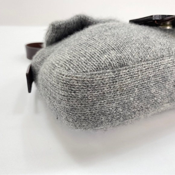 Cashmere wool grey Fendi baguette - Picture 2 of 9